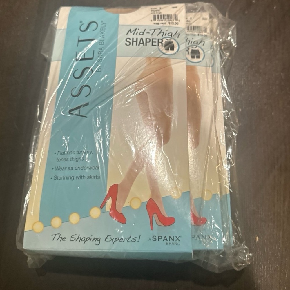 Assets BY Sara Blakely Lot (Size 3 & 4 )